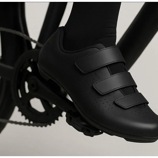 Chaussures Vélo Ultra Légères avec Fermeture Scratch : Confort et Performance Sur-Mesure